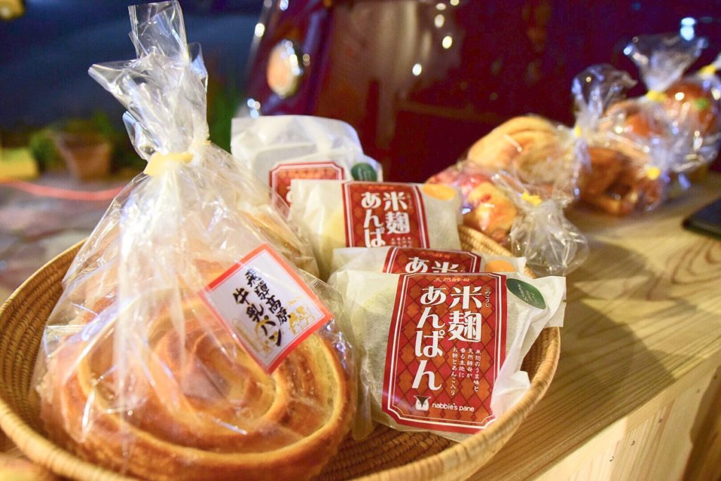 yuricafeの料理と食べ物とパン